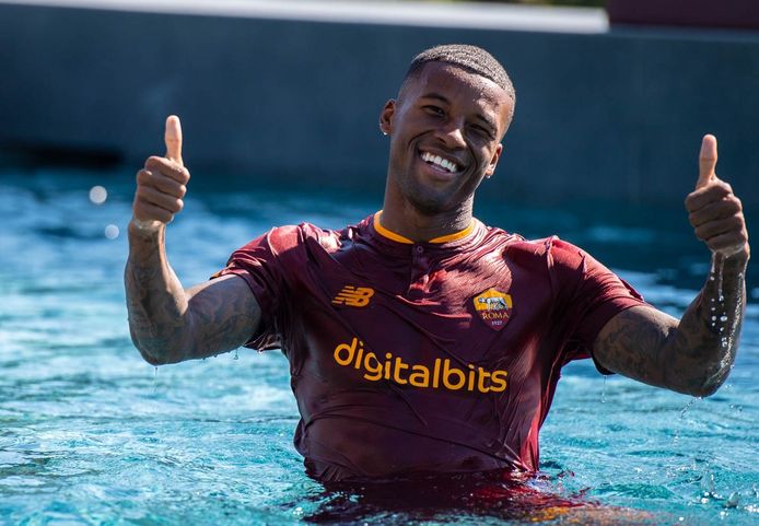 Georginio Wijnaldum in AS Roma shirt.