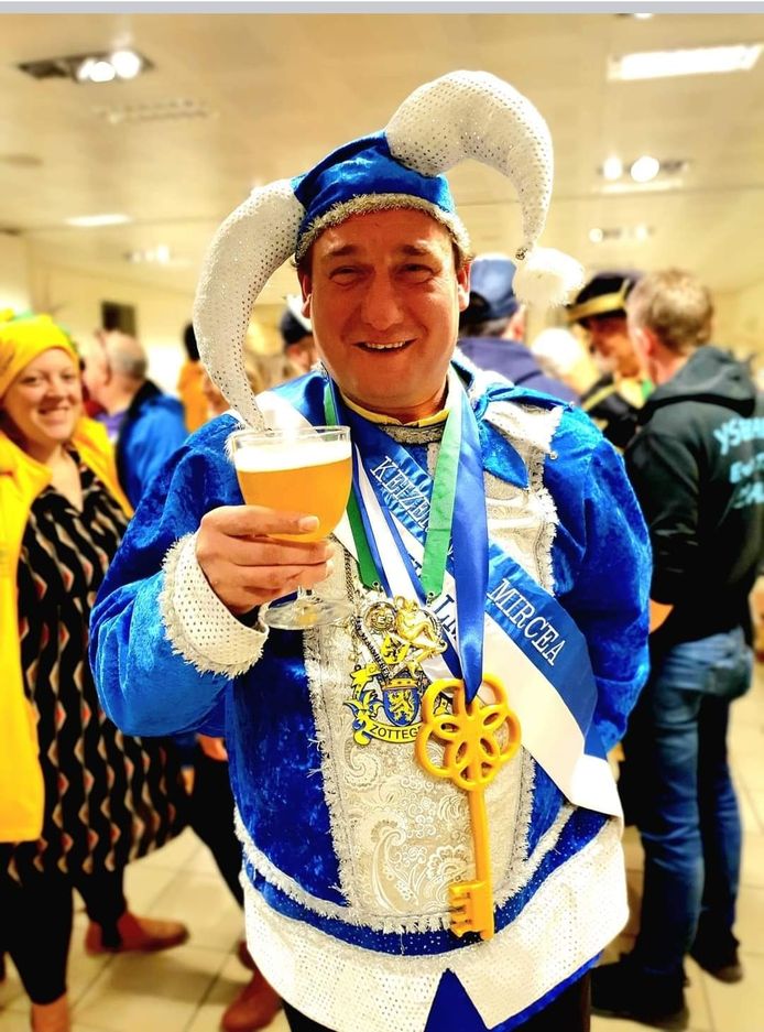 Opmerkelijk carnavalsstoet over parcours van 1,1 kilometer Zwalm