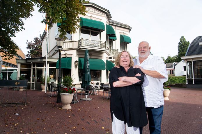 Ben en Bea Vermeulen stoppen na 21 jaar Notarishoes en verkopen hun historische pand. „Het zou mooi zijn als hier een restaurant in onze traditie komt.”