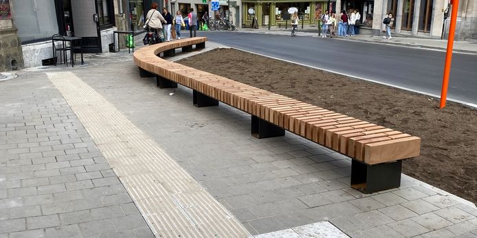 De plantvakken ogen vandaag nog kaal, maar ook daar komt verandering in.