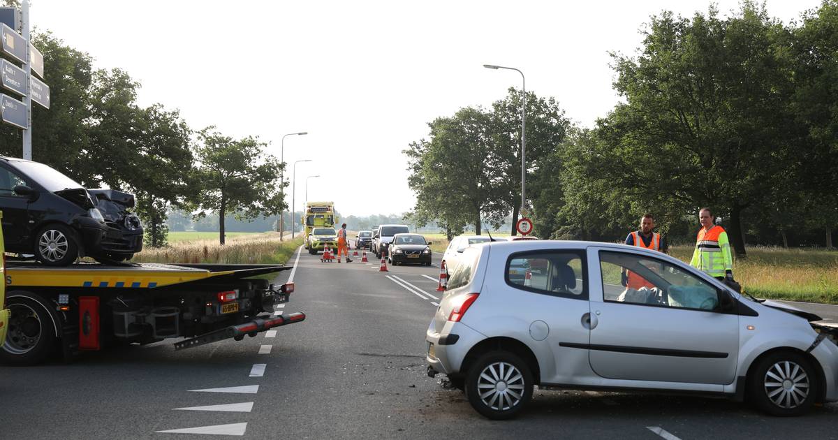 Ongeluk op kruising N35 in Haarle, een gewonde.