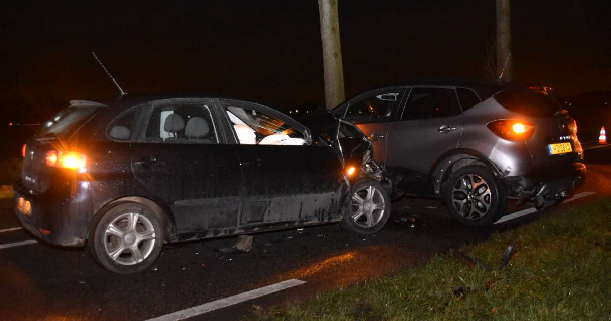 Drie autos beschadigd bij ongeval op recht stuk weg in Gameren.