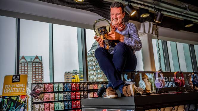 Zakenman Pim vond koptelefoons saai, nu ontwerpt hij ze zelf (en verkocht miljoen stuks in een jaar)