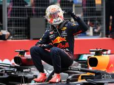 Weergaloze Verstappen klopt Hamilton na late inhaalactie in bloedstollende Franse GP