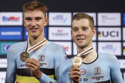 Lindsay De Vylder en Fabio Van den Bossche zorgen in ploegkoers voor vierde medaille, Jules Hesters valt net naast podium in afvalling op het WK baanwielrennen
