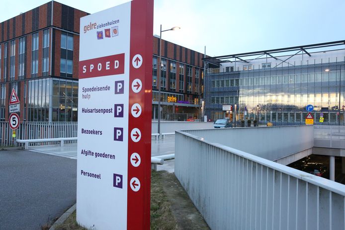 ZutphenGelre Ziekenhuis Zutphen gaat van intensive care naar high care. Zutpen
Gelre ziekenhuis is van intensive care naar high care gegaan.