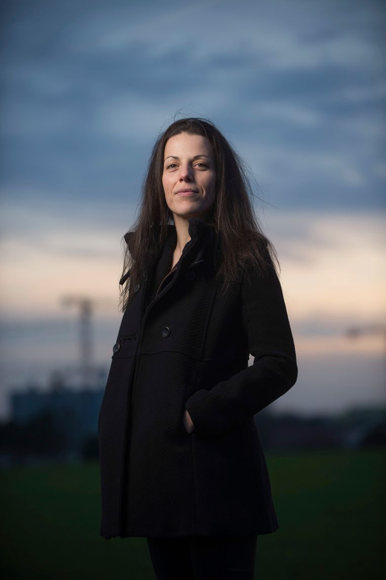 Criminologe Elke Van Hellemont bracht voor haar doctoraat lange tijd door bij Congolese bendes in Brussel. Beeld Karel Duerinckx