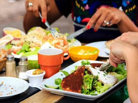 Overvolle tafel werkt ‘binge eating disorder’ in de hand
