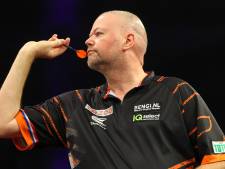 Raymond van Barneveld direct onderuit op Euro Tour in Leeuwarden, pijnlijke whitewash voor Jermaine Wattimena