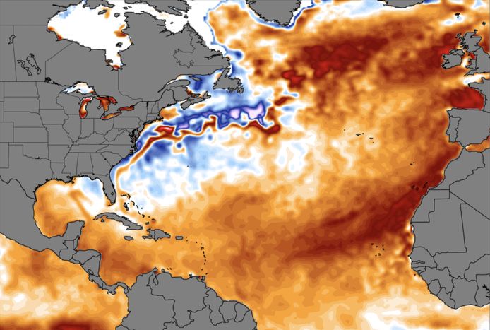 Temperatuurafwijking in de Noord-Atlantische Oceaan. In het oosten van de oceaan liggen de temperaturen veel hoger dan normaal.