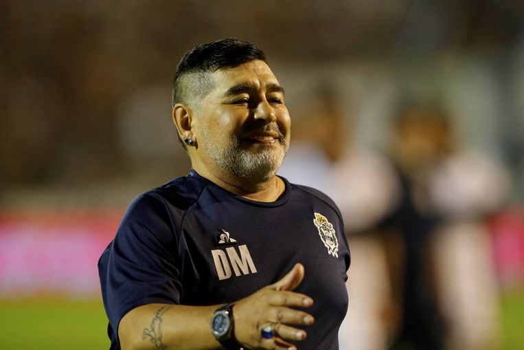 Beelden van Maradona tijdens match doen flink de ...