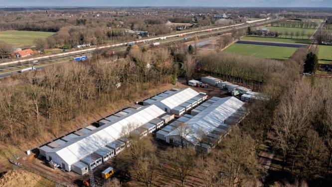 Verlenging noodopvang bij Autotron in ‘vergevorderd stadium’; burgemeester Mikkers praat bezorgde omwonenden bij