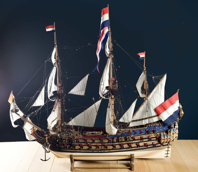 Model van De Zeven Provinciën, het vlaggenschip van Michiel de Ruyter.