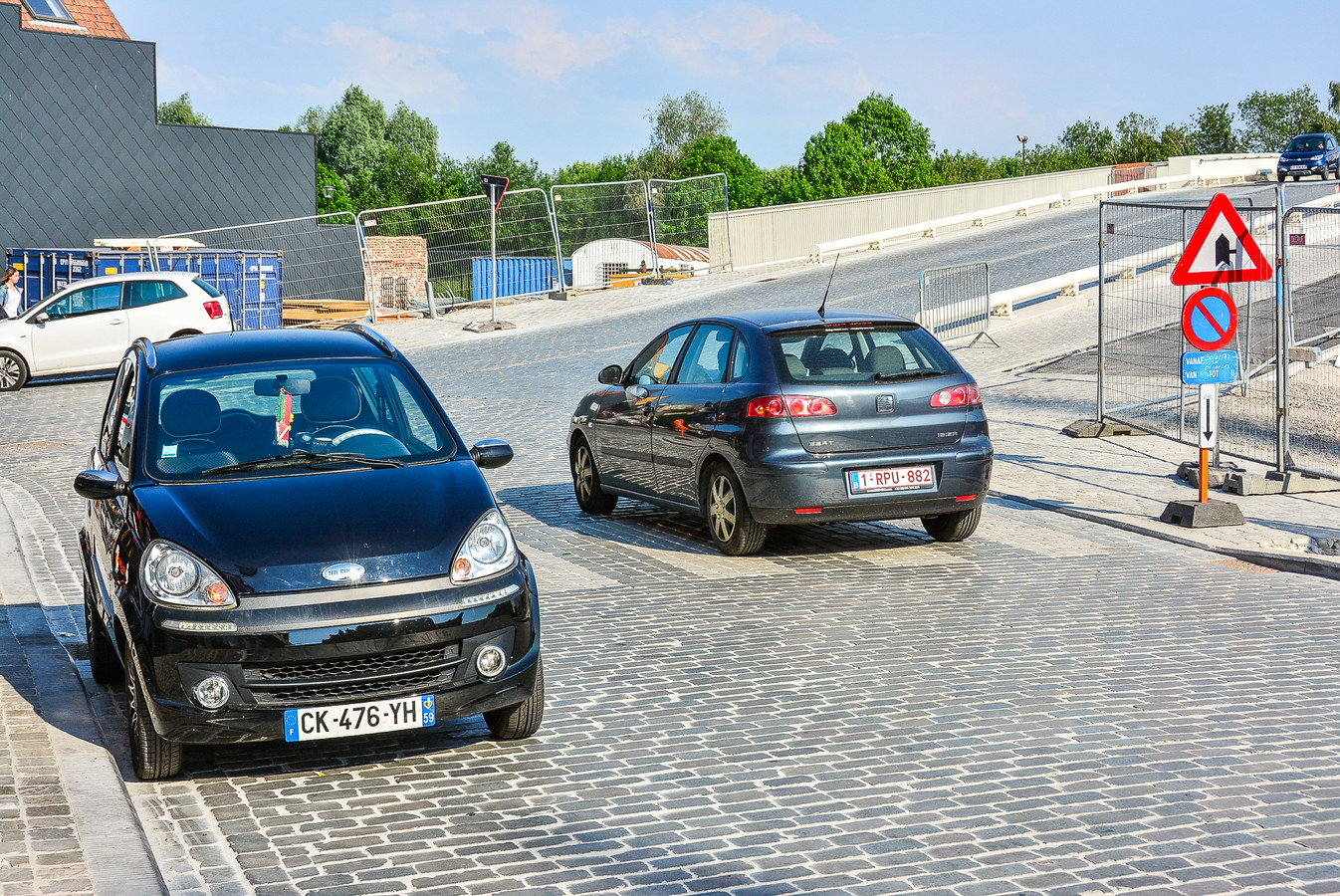 Na De Al Dan Niet Fout Geparkeerde Politieauto Waar Mag Je Niet Parkeren En Wat Is Het Verschil Met Stilstaan Foto Hln Be