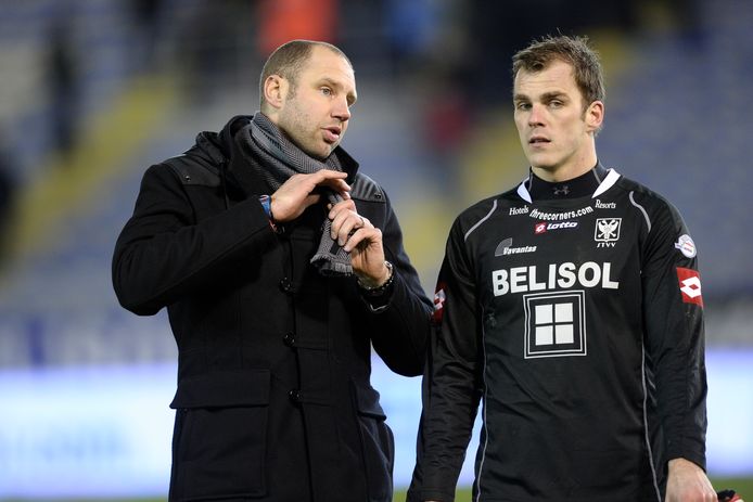 2011: Bob Peeters met Cercle-doelman Van Der Jeugt.