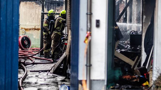 Twee doden, verwoeste huizen en veel boosheid: dit is wat we tot nu toe weten over de megabrand in Arnhem