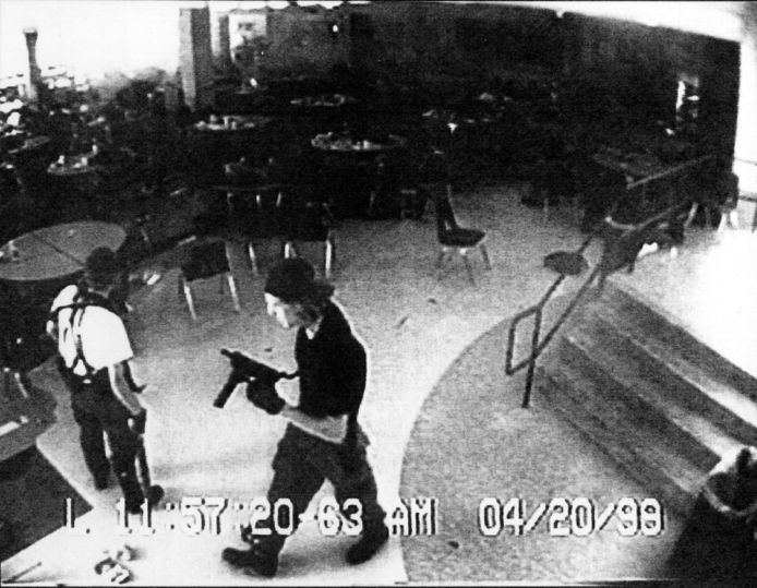 Eric Harris en Dylan Klebold tijdens hun dodelijke raid op Columbine High.