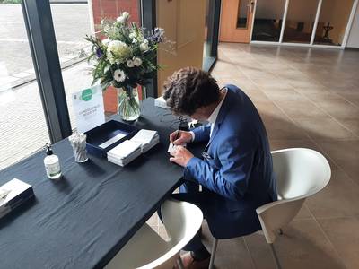 Erehaag voor slachtoffers dramatisch verkeersongeval: 'Samen met familie en vrienden delen we in het
