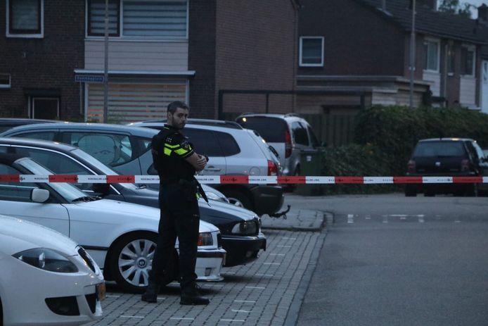 De politie zette de omgeving van het Soembaplein in Ede af na een schietpartij in juli 2019.
