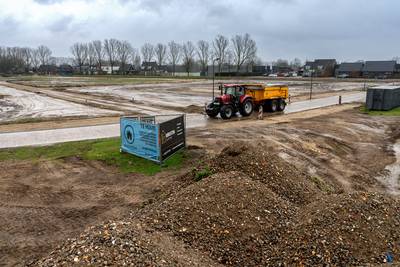 Wil je 13 grote huizen bouwen of liever 26 kleinere woningen? Dat is de grote vraag in Nuland, waar 