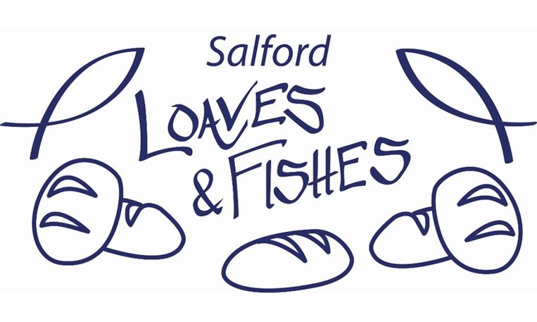 Bij Salford Loaves & Fishes kunnen arme mensen onder meer gratis eten en eten halen.  Beeld   