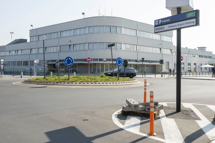 De luchthaven in Deurne heeft het maand na maand beter gedaan in 2022.  Het verschil met het precoronajaar 2019 is zo goed als uitgegomd.