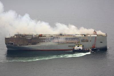 Nederlands ministerie: “Geen aanwijzingen dat brand vrachtschip nog woedt”, maar “brand zou weer kunnen oplaaien”