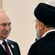 Nu het Westen hem isoleert, zoekt Poetin hulp in Iran voor Russische sores