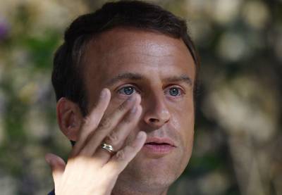 Macron geeft 300 euro per dag uit aan make up