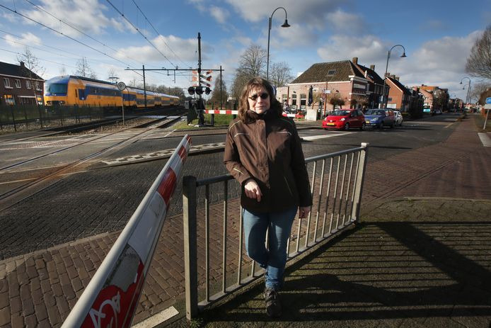 De aanwezigheid van de Gilze-Rijenbreuk in de ondergrond maakt de aanleg van de spooronderdoorgang bij het station in Rijen een stuk duurder en ingewikkelder. Fiona Conrads schreef een verhaal over de breuk.