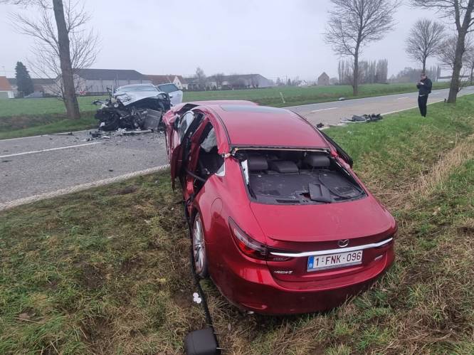 90-jarige vrouw kritiek na zware botsing met andere wagen, 3 kinderen lichtgewond 