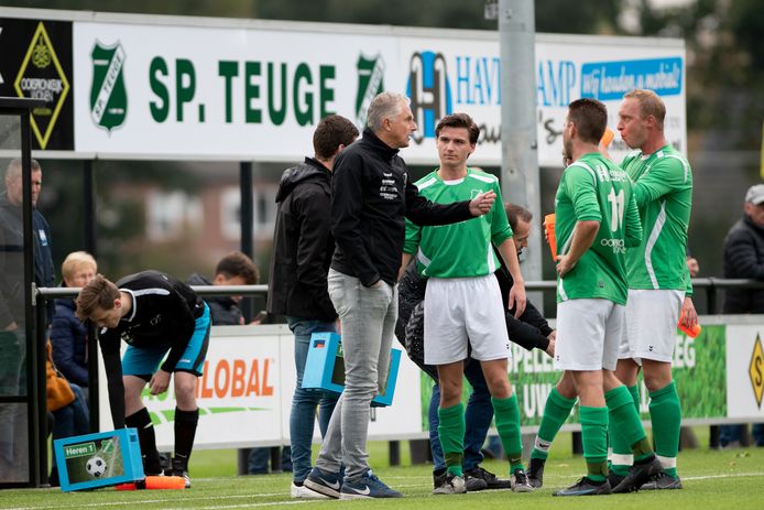 Hans uit den Boogaard wil bij Sportclub Teuge wat opbouwen, de club moet een vaste waarde worden in de derde klasse.