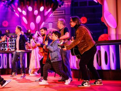 The Streamers geven kerstconcert in Efteling: ‘Simon heeft een goede reden om thuis te blijven’