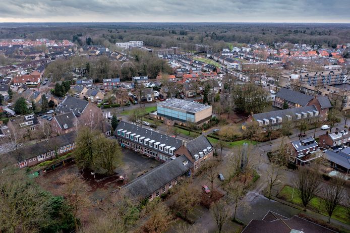 Er staat een flinke herontwikkeling op stapel in Vught-Zuid. In het gebied staan onder andere twee voormalige basisscholen en een gymzaal. Onder de Lidwinaschool, rechtsboven de Willibrordusschool.