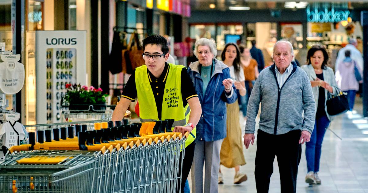 Winkelcentrum Sterrenburg draait gaskraan dicht en stapt volledig over op warmtenet - Provinciale Ze