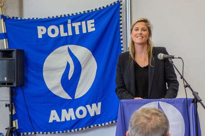 Minister van Binnenlandse Zaken Annelies Verlinden (CD&V), hier op bezoek bij de politiezone AMOW (Asse, Merchtem, Opwijk en Wemmel).