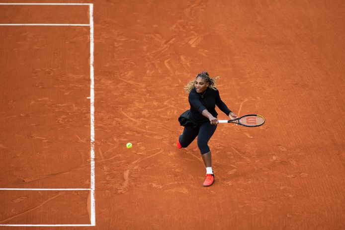 Serena Williams op het gravel van Parijs.