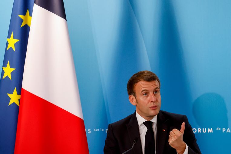 De Franse president Emmanuel Macron tijdens het Paris Peace Forum vorige week. Beeld EPA
