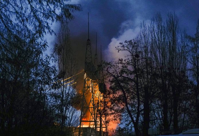 Brand bij kritieke energie-infrastructuur in Kiev.