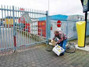 Het gevolg van de staking: stapels vuilniszakken in Utrecht en verbazing bij afvalstation: ‘Huh?’
