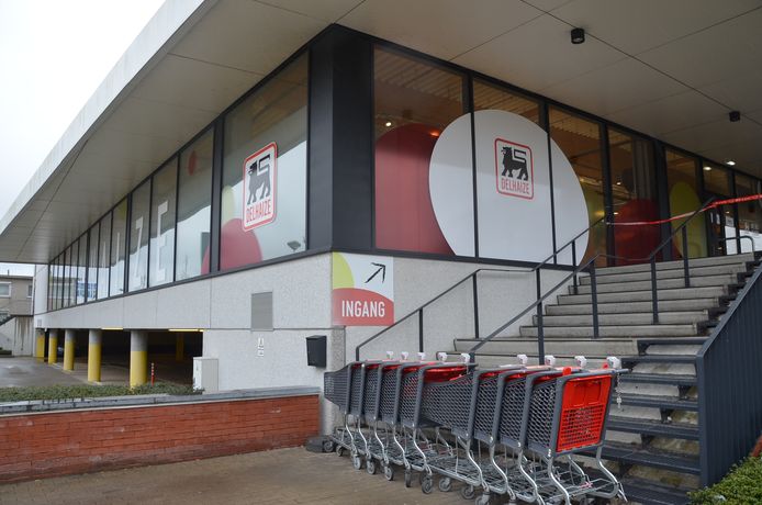Delhaize in de Kasteelstraat in Denderleeuw.