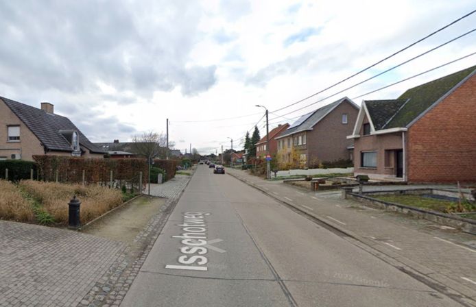 ITEGEM - De Isschotweg ter hoogte van het ongeval.