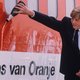 Koninklijke kiekjes: jonge koning Willem-Alexander 'doopt' Boeing 747