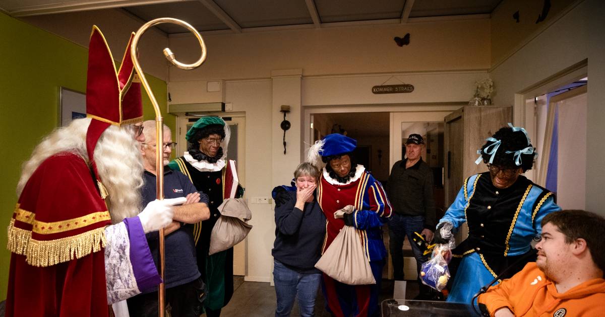 ‘Ons mooiste cadeau ooit’: hulpsint uit Neerkant weet zijn dorpsgenoten al vijftien jaar tot tranen 