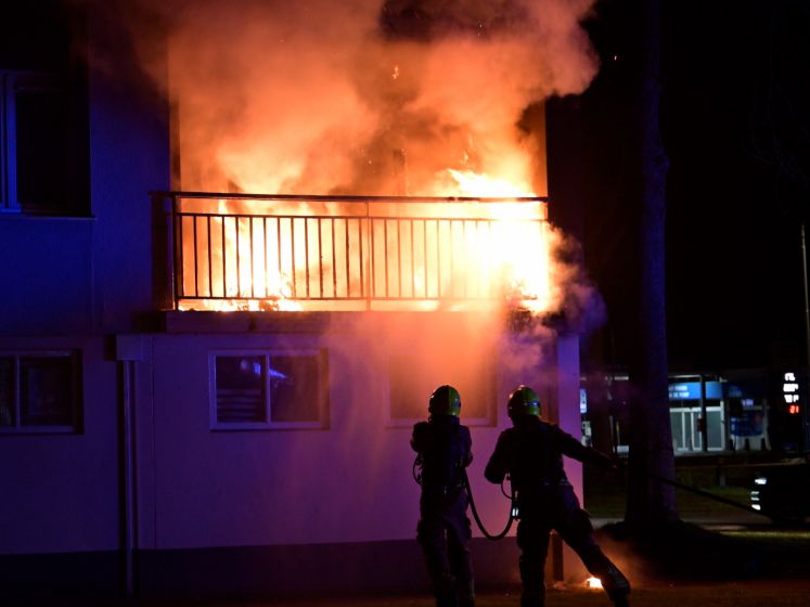 Felle brand richt grote schade aan in flatwoning Tilburg