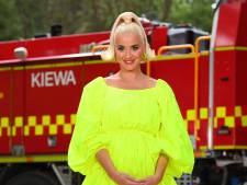 Katy Perry montre son nombril déformé: “La réalité de la grossesse”