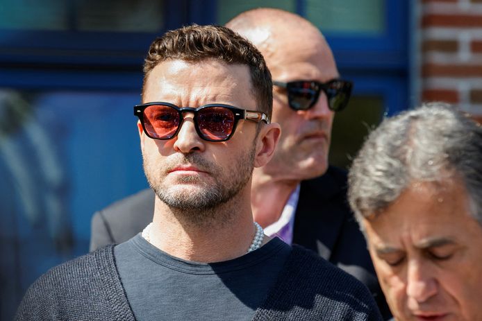 Justin Timberlake bij het gerechtsgebouw in Sag Harbor, New York.