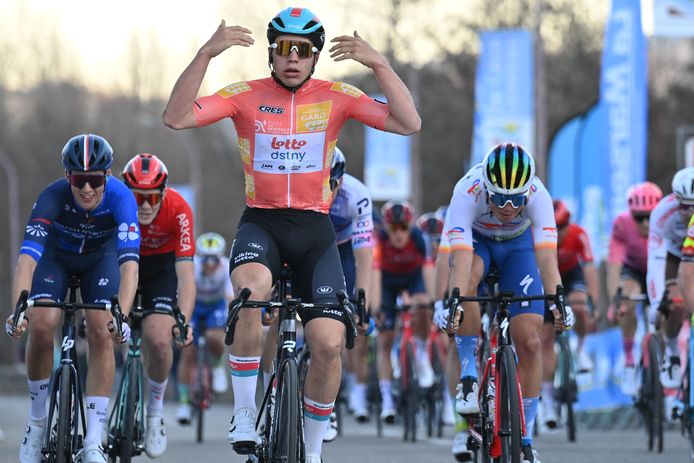 Arnaud De Lie viert zijn tweede ritzege in de Ster van Bessèges.