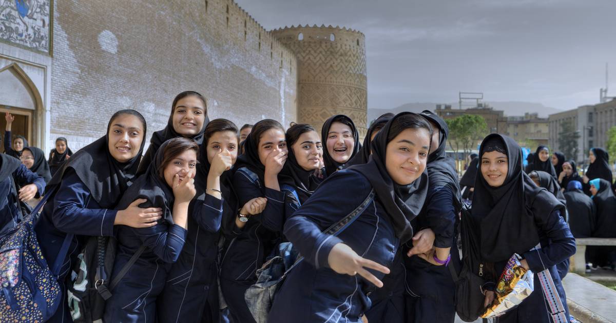 Schoolgirls poisoned again in Iran |  outside