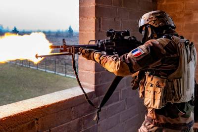 Vicevoorzitter van Russisch parlement dreigt met kernaanval op Parijs: “We zullen elke Franse soldaat vermoorden”